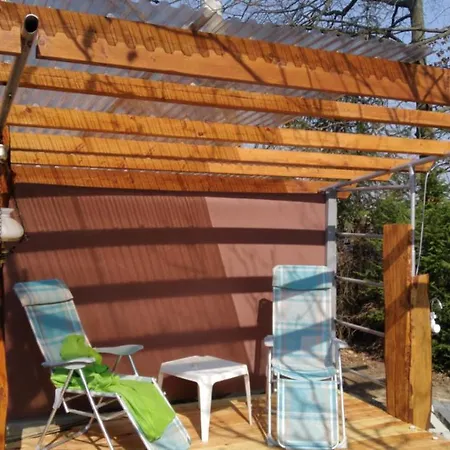 Kleines Gartenhaus Am Mahler Dağ evi Großschirma