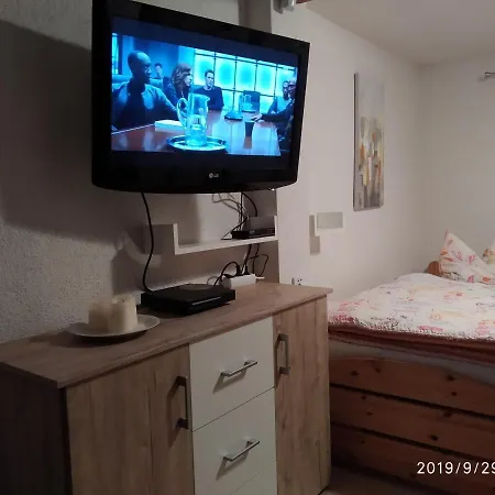 Kleines Gartenhaus Am Mahler Dağ evi Großschirma