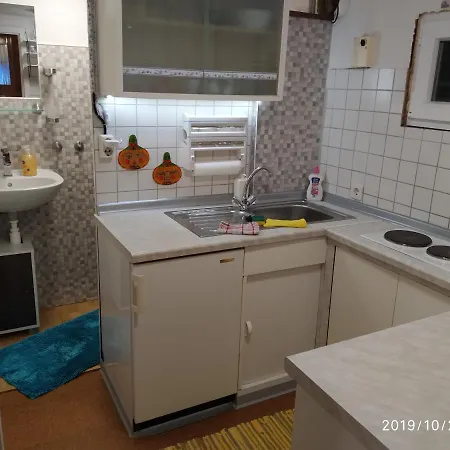 Kleines Gartenhaus Am Mahler Dağ evi *