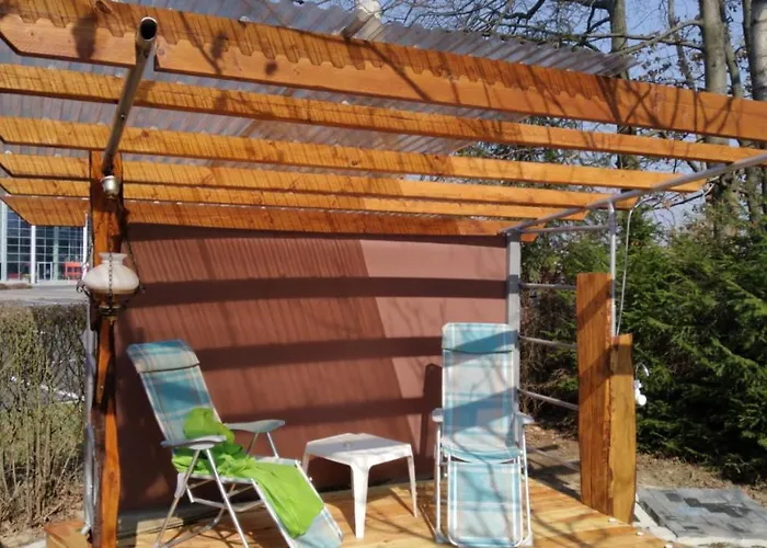 Kleines Gartenhaus Am Mahler شاليه Großschirma