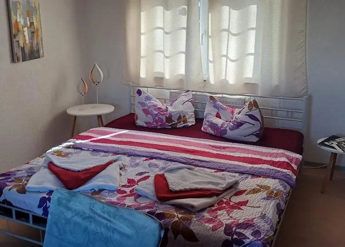 Kleines Gartenhaus Am Mahler شاليه Großschirma